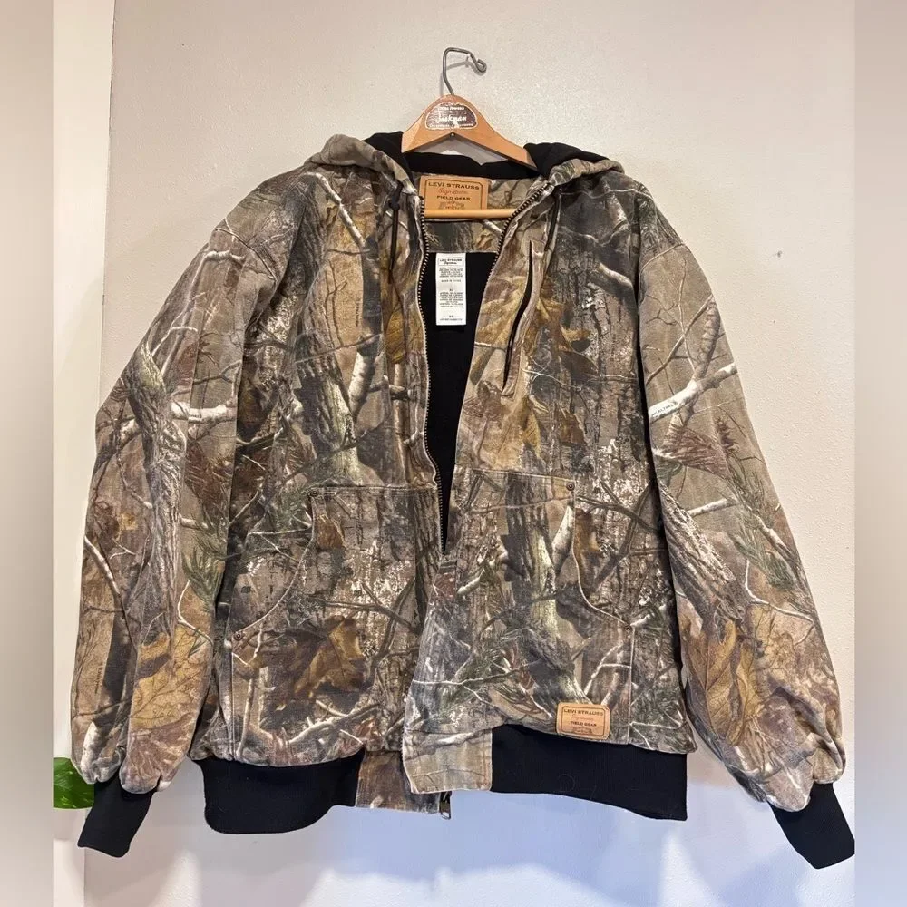 Signature by Levi Strauss & Co. Field Gear camo hooded jacket quilted lining